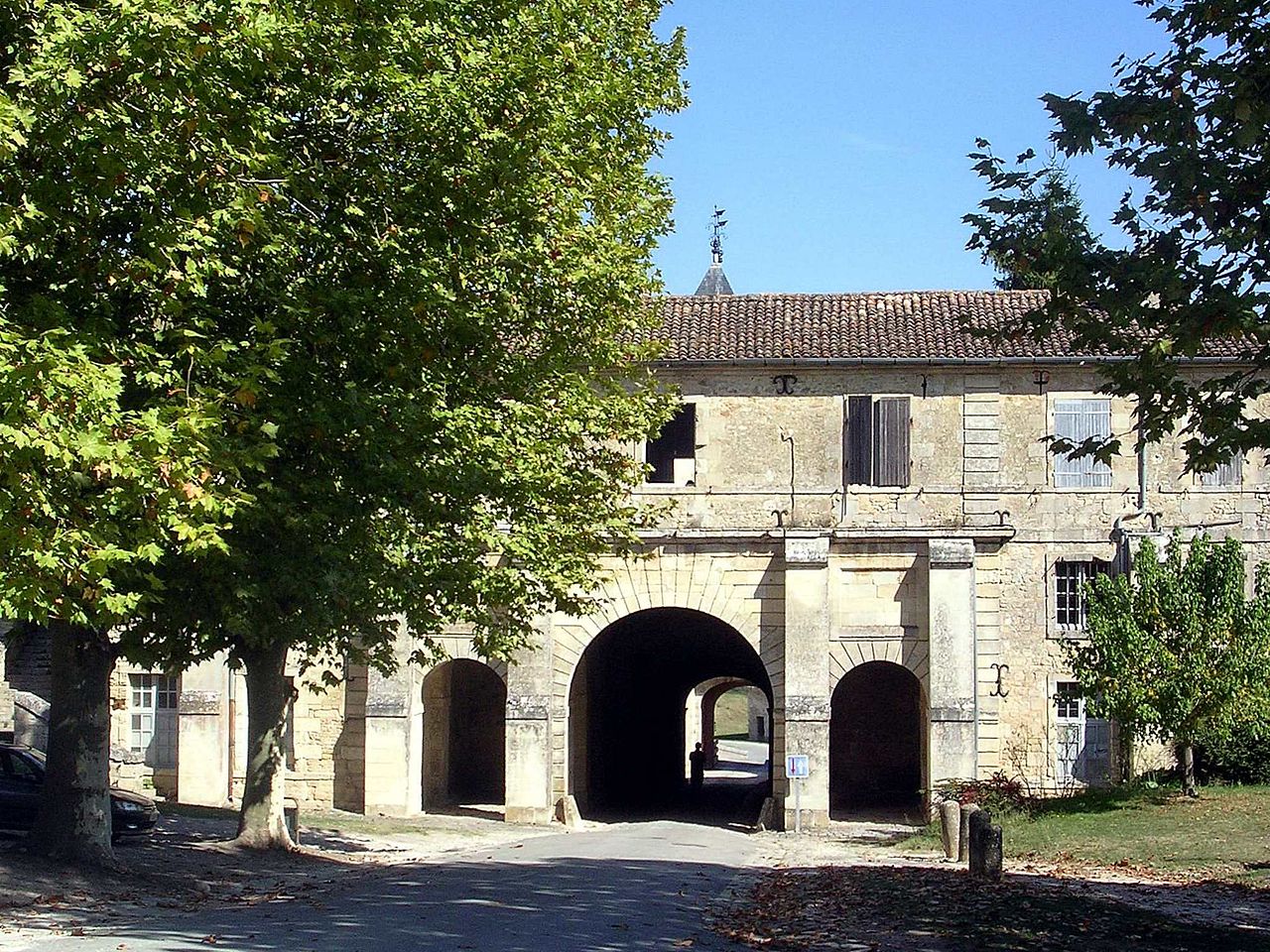 On retrouvre ici la citadelle de Blaye en France, on peut voir sur la photo la porte royale de la citadelle