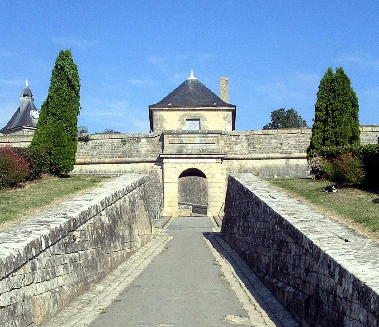 Voici l'entrée de la citadelle de Blaye en France